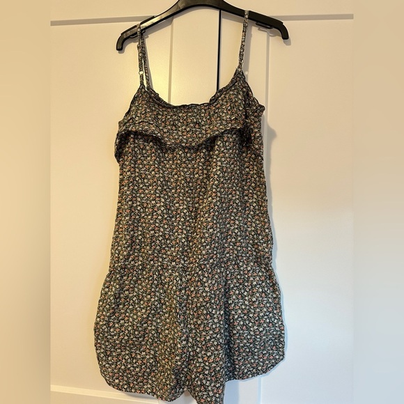 Roxy Black Floral Romper Size Large Women’s - Picture 7 of 10